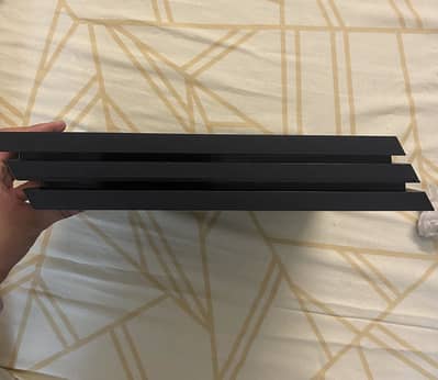 Playstation 4 Pro-1TB