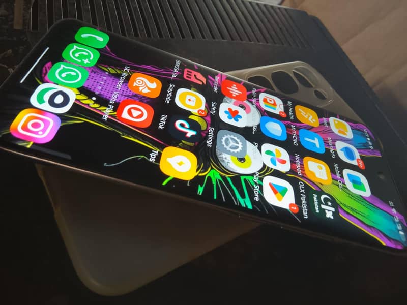 Tecno spark 40 pro plus 7