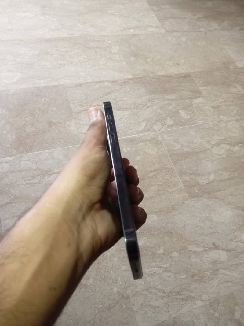 Apple iPhone 14 Pro Max 3