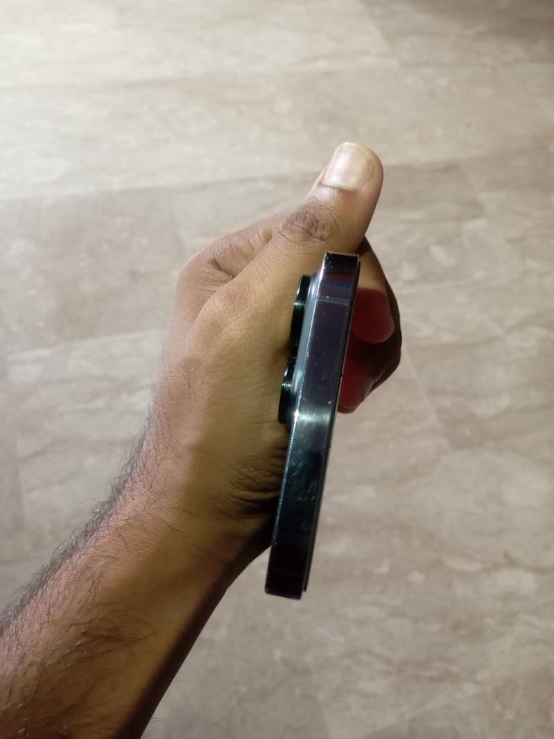 Apple iPhone 14 Pro Max 4