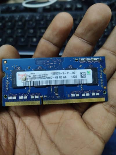 SK Hynix 2GB DDR3 Laptop RAM 1333MHz (PC3-10600S)