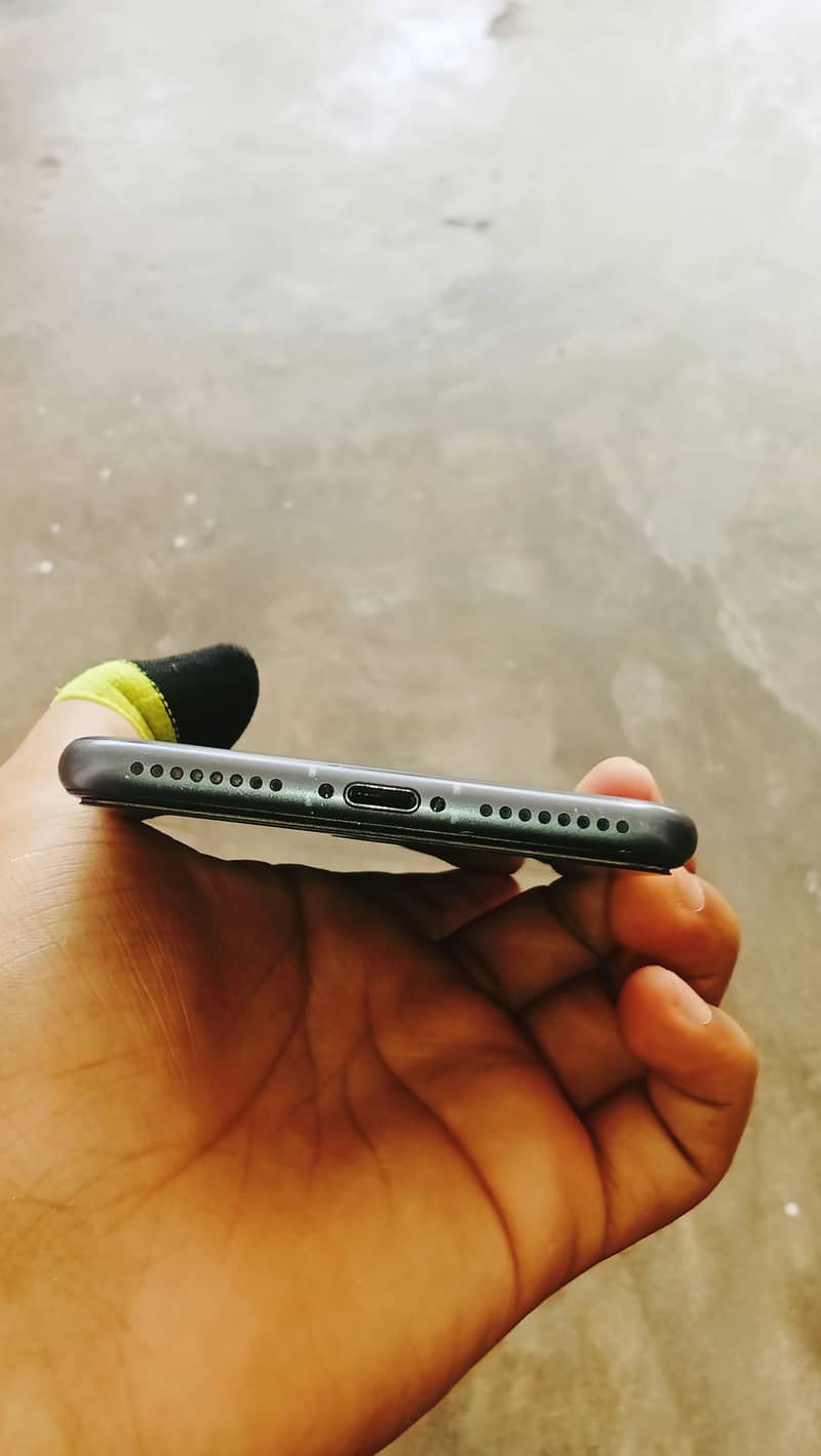 Apple iPhone 8 Plus 1