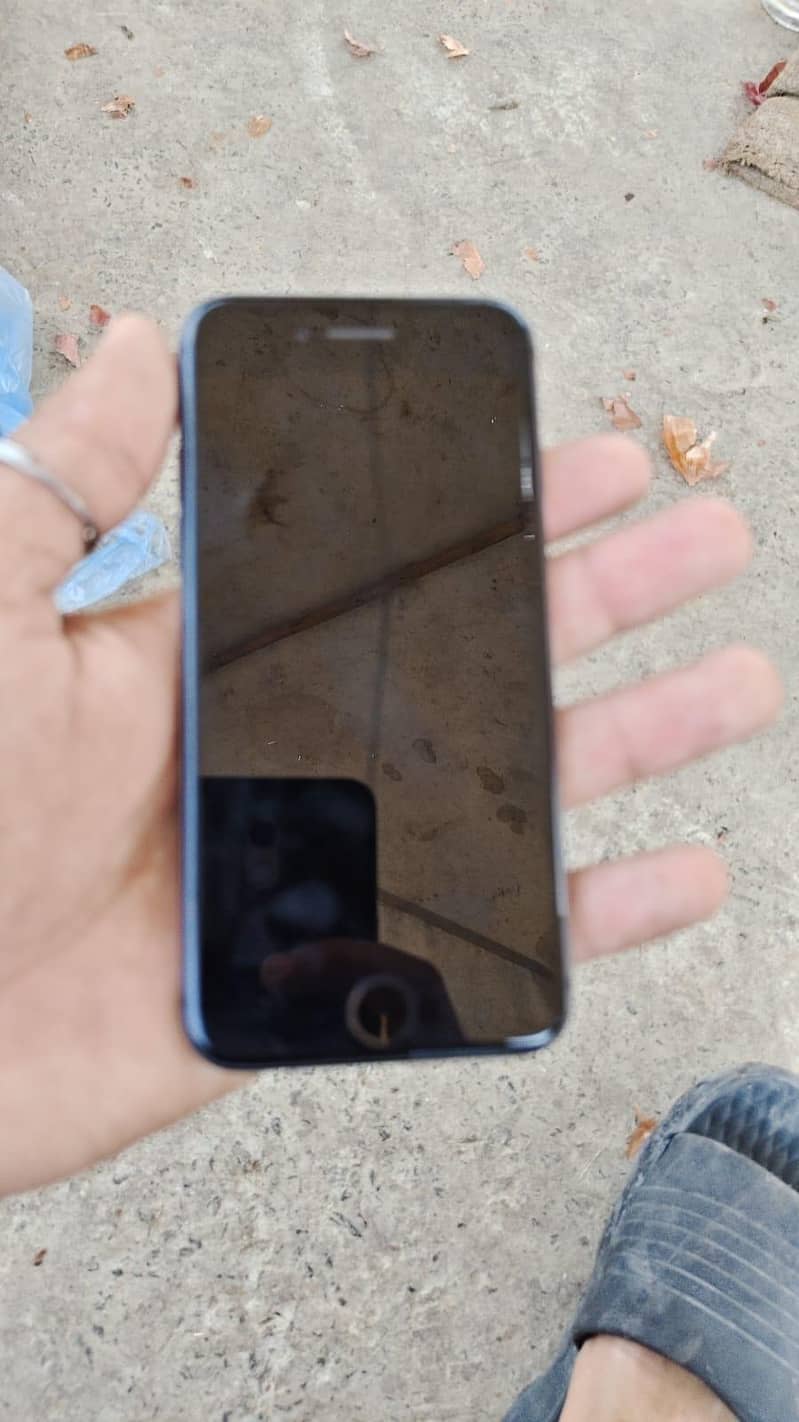 Apple iPhone 8 1