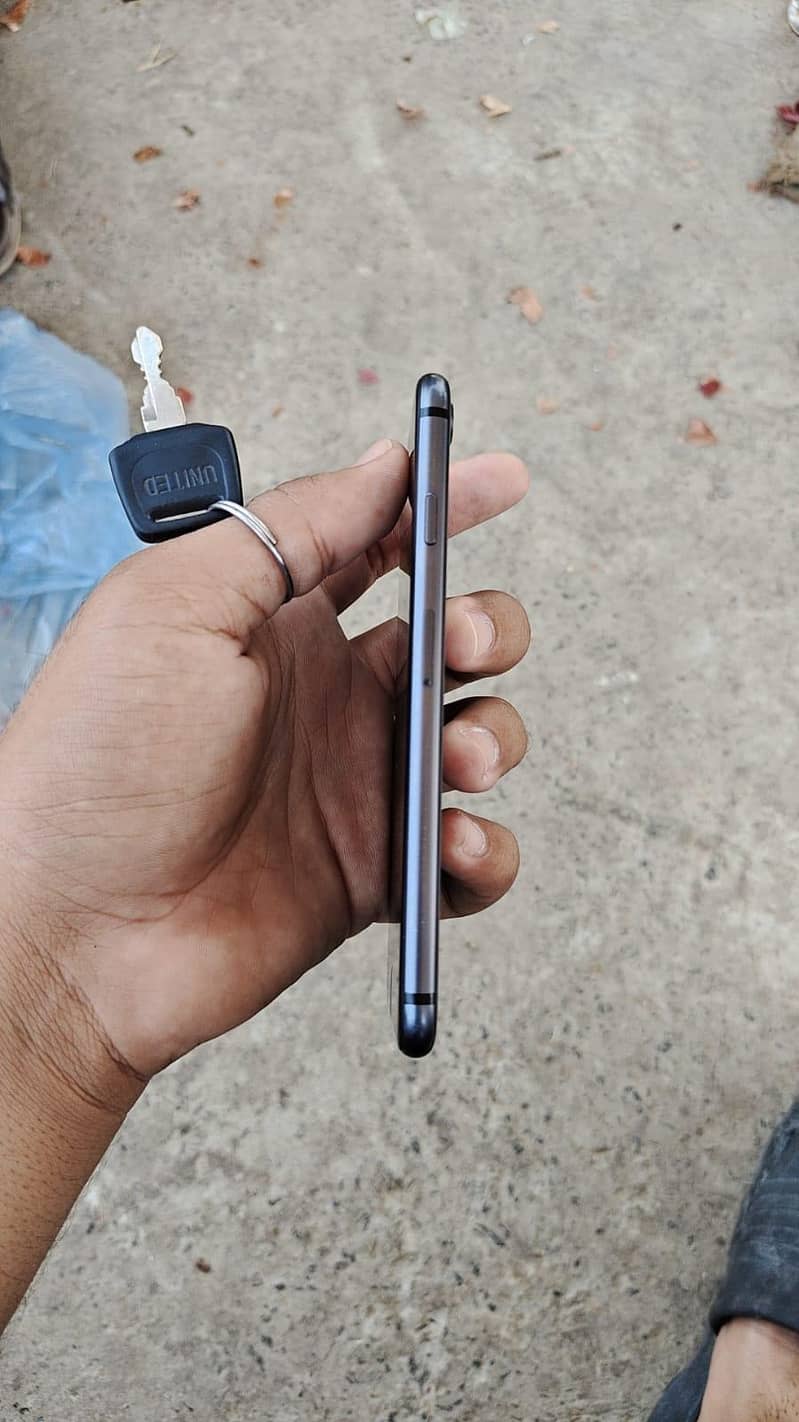 Apple iPhone 8 5