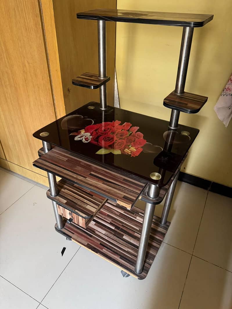 Computer table 0