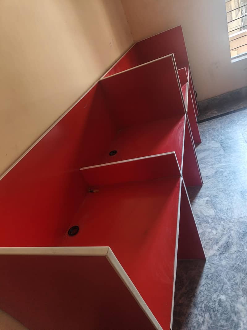2/2 computer Tables 8