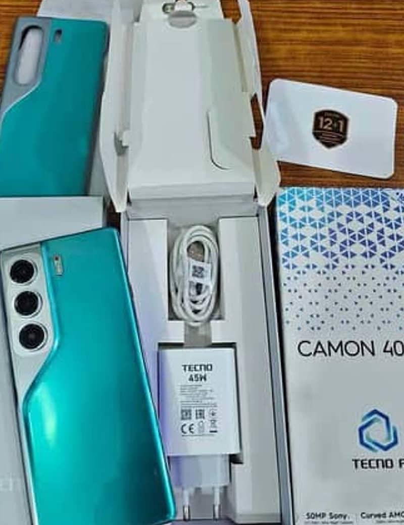 Tecno CAMON 40 Pro 1