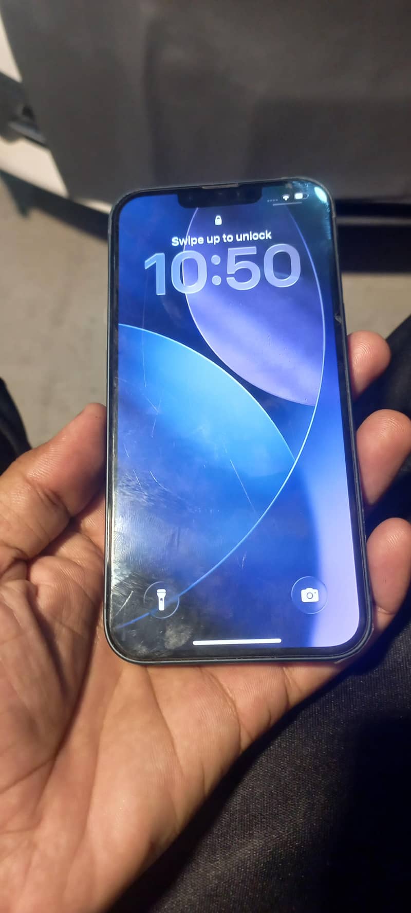 Apple iPhone 13 4
