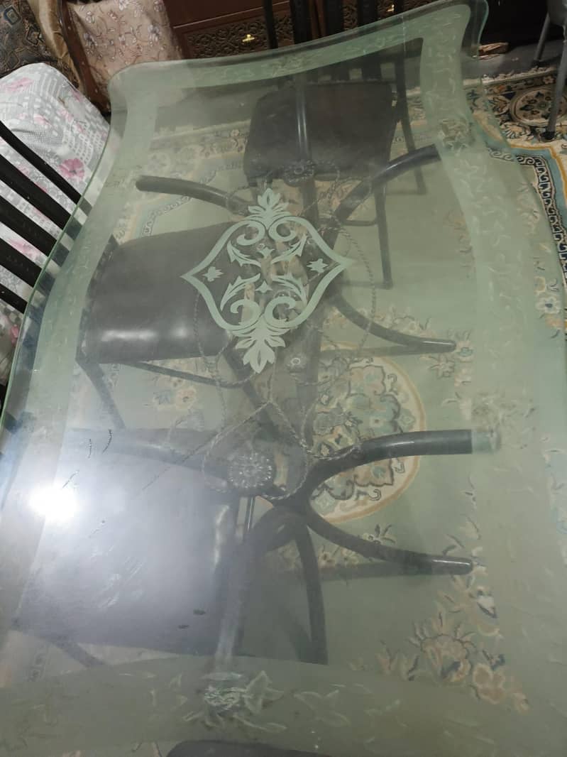Dining table 0