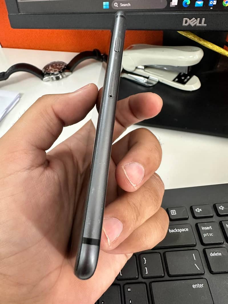 Apple iPhone 8 3