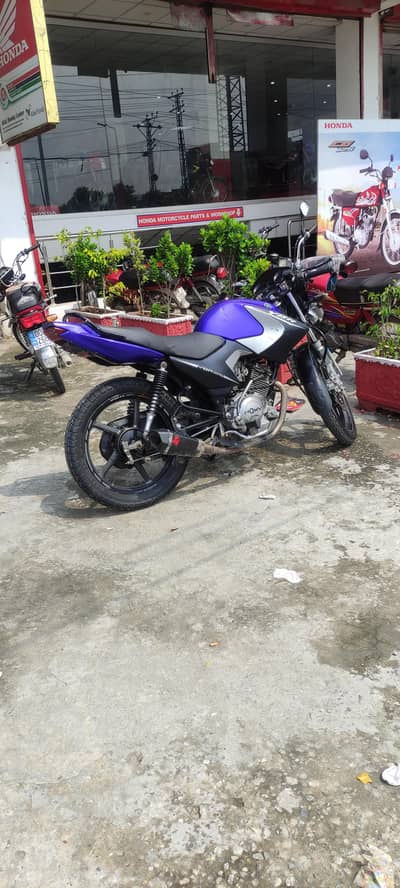 Yamaha YBR 125