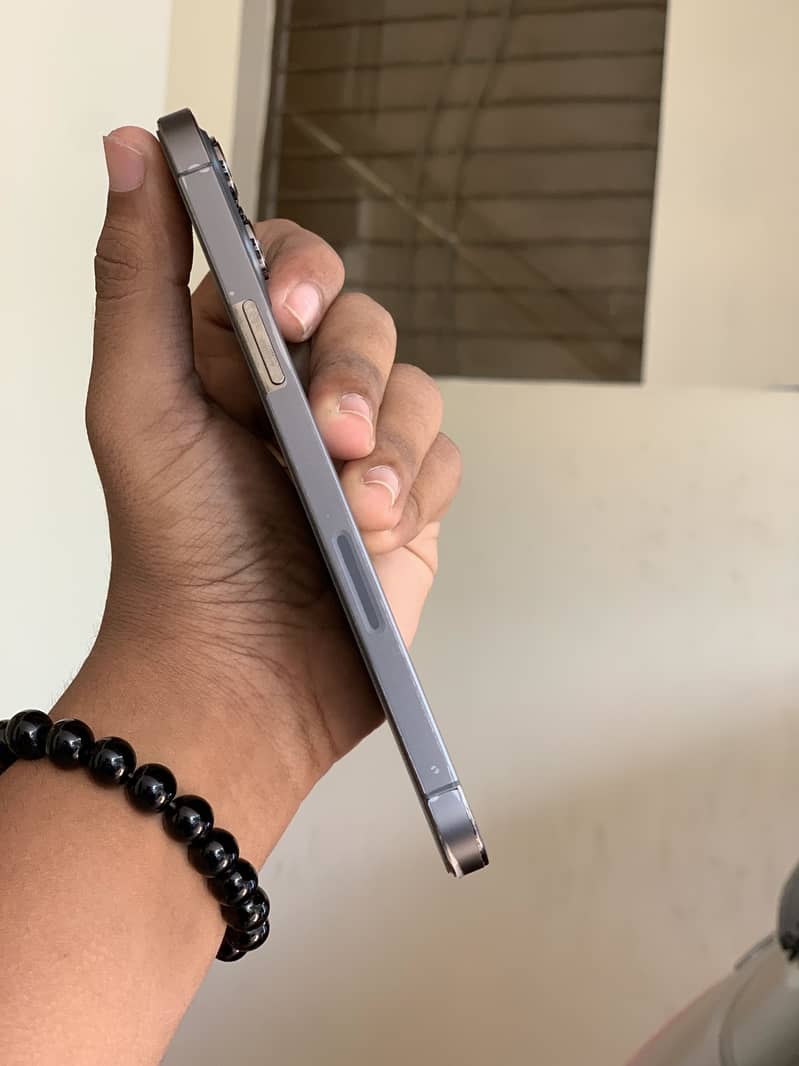 Apple iPhone 12 Pro Max 4