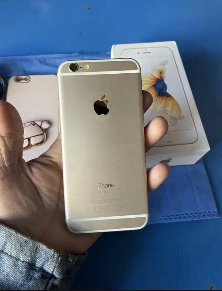 Apple iPhone 6S Plus 0