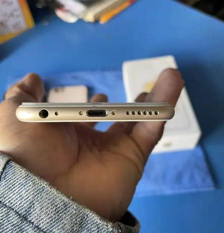 Apple iPhone 6S Plus 5