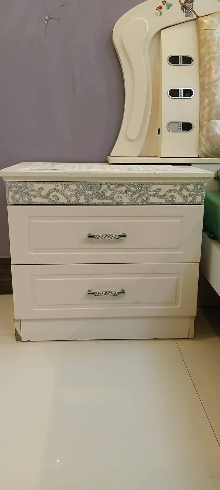 bed with side tables 3
