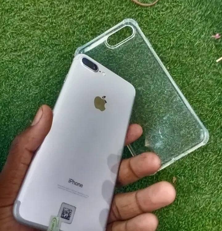 Apple iPhone 7 Plus 1