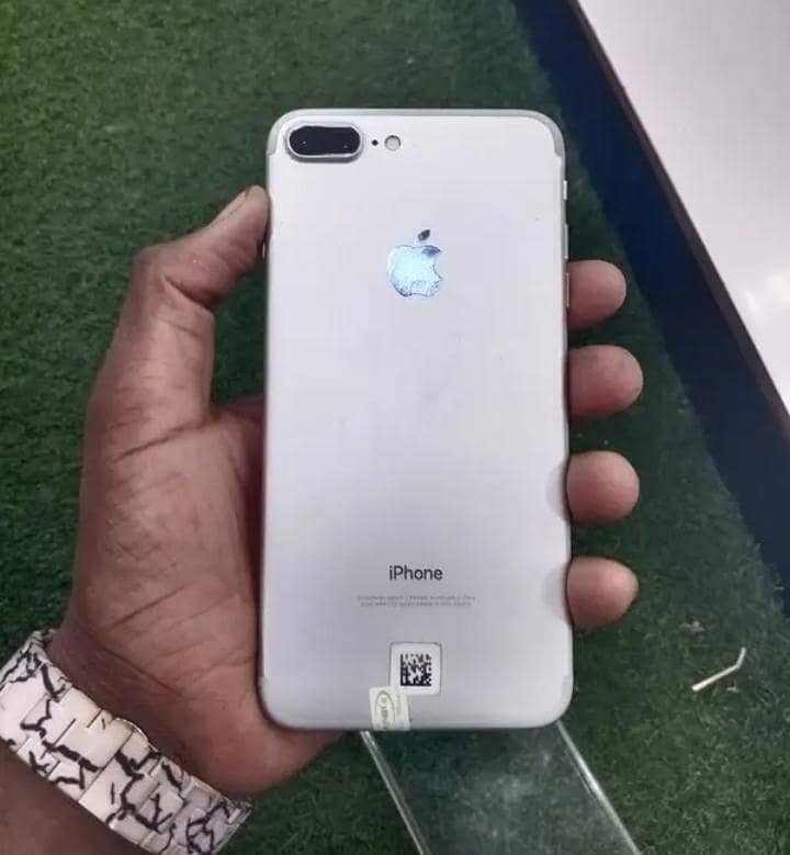 Apple iPhone 7 Plus 3