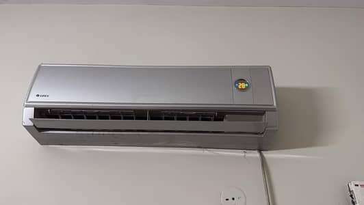 gree 1.5 ton original condition original gass