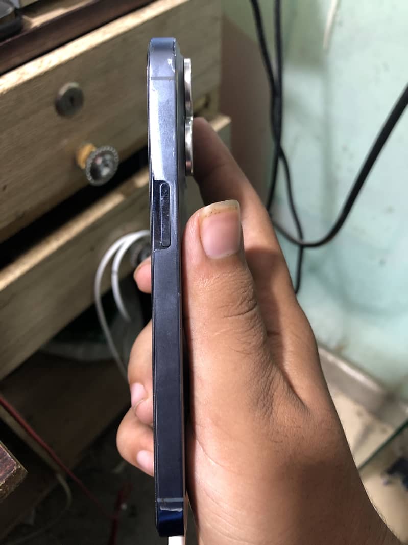 Apple iPhone 13 Pro 3