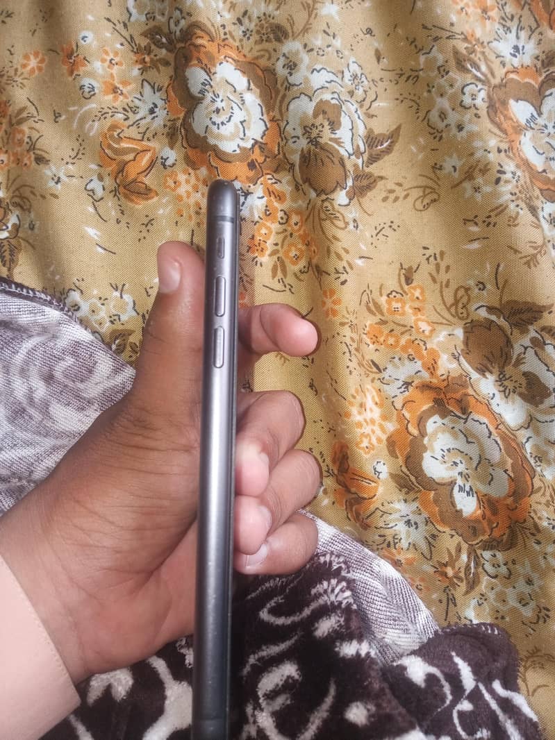 Apple iPhone 11 2