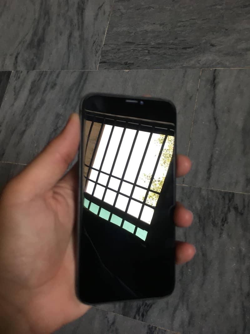 Apple iPhone X 5