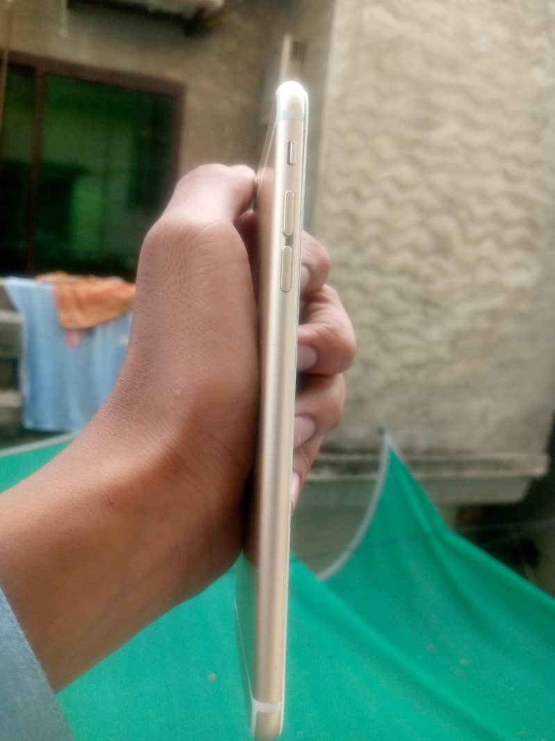 Apple iPhone 6 Plus 9