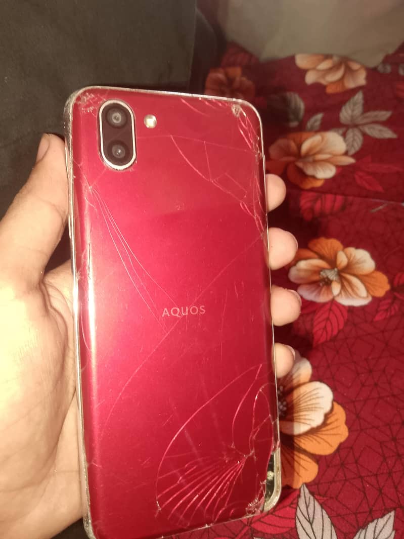 Sharp Aquos R2 1