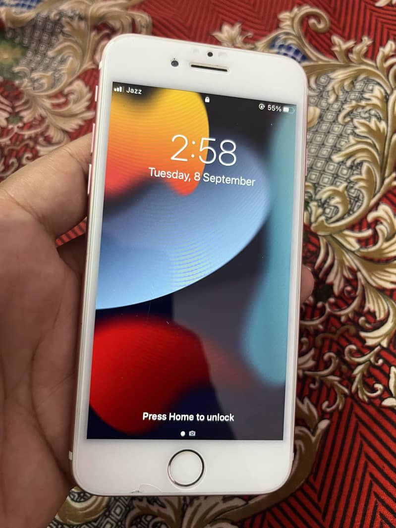Apple iPhone 7 0