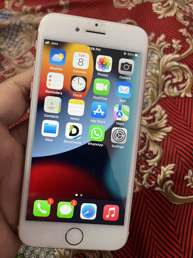 Apple iPhone 7 1