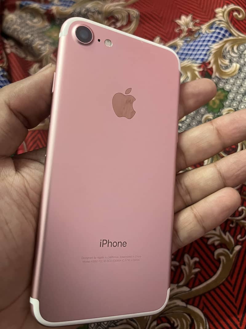 Apple iPhone 7 2