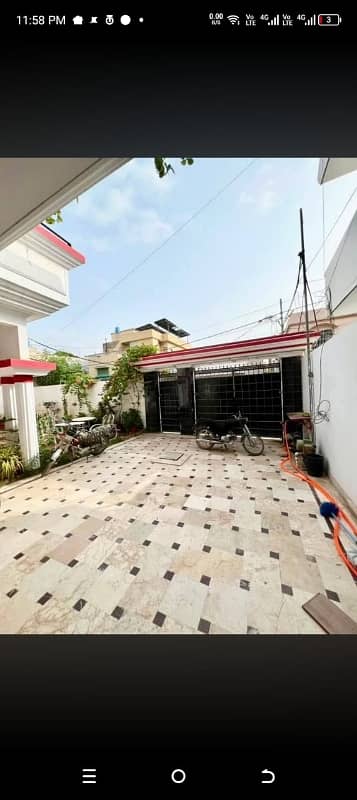 Gulshan eiqbal block 4A Silent commercial  Software house IT company Independence house Ground plusss one 475 SQ yards  Ground floor 2 bad baitak kitchen tv lounge First floor 4 bad room tv lounge kitchen 60 to 70 road Servent quarter attach bath Prime excellent location 4 parking Demand 6 lacs *Code(16722)*