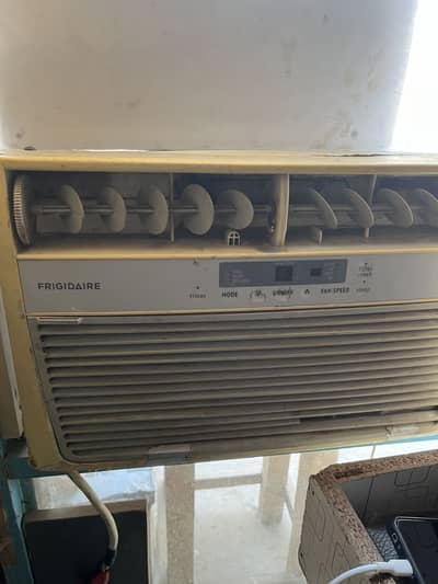 Window ac 110 0.5 ton with supply