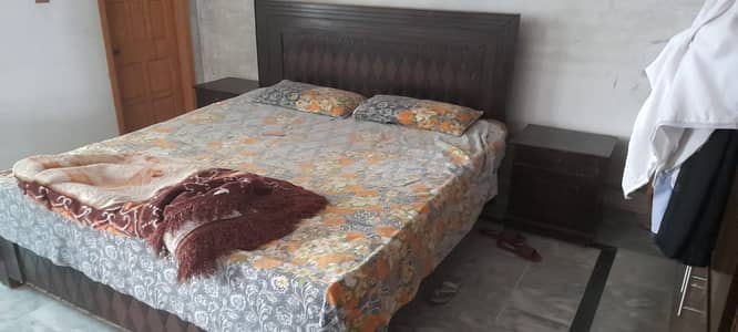 Master Bed Full size with dressing table free