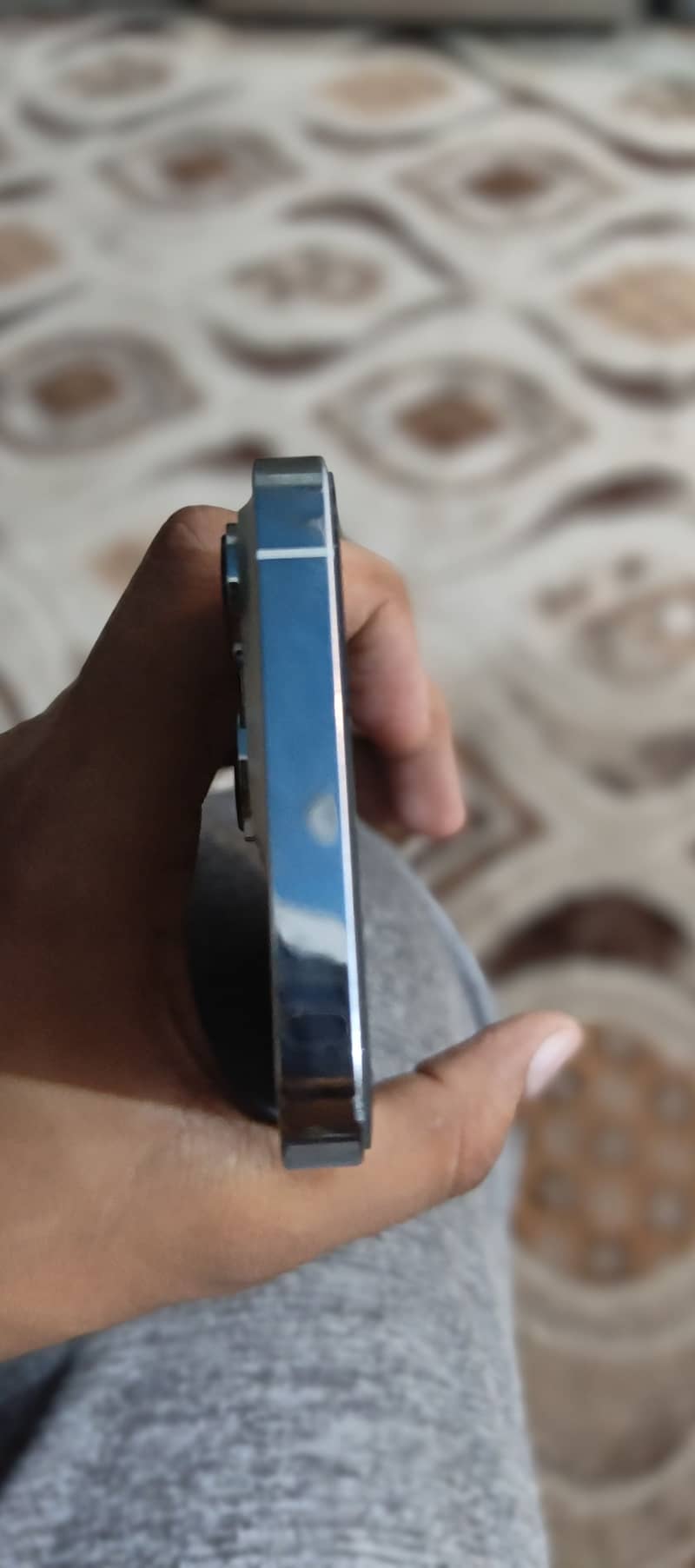 Apple iPhone 13 Pro 0
