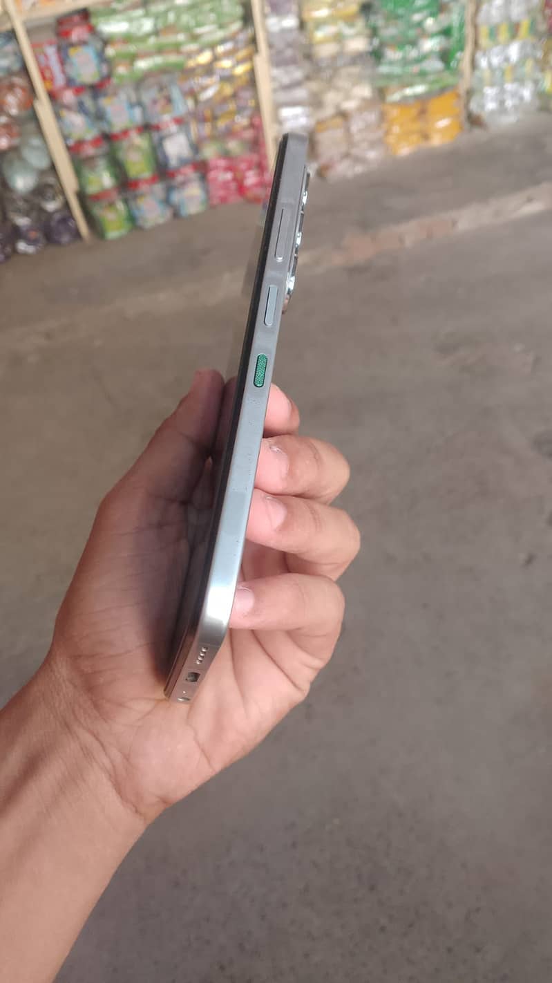 One hand use 4