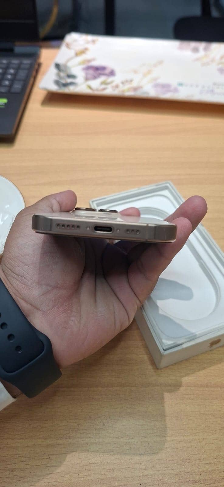 Apple iPhone 16 Pro 4