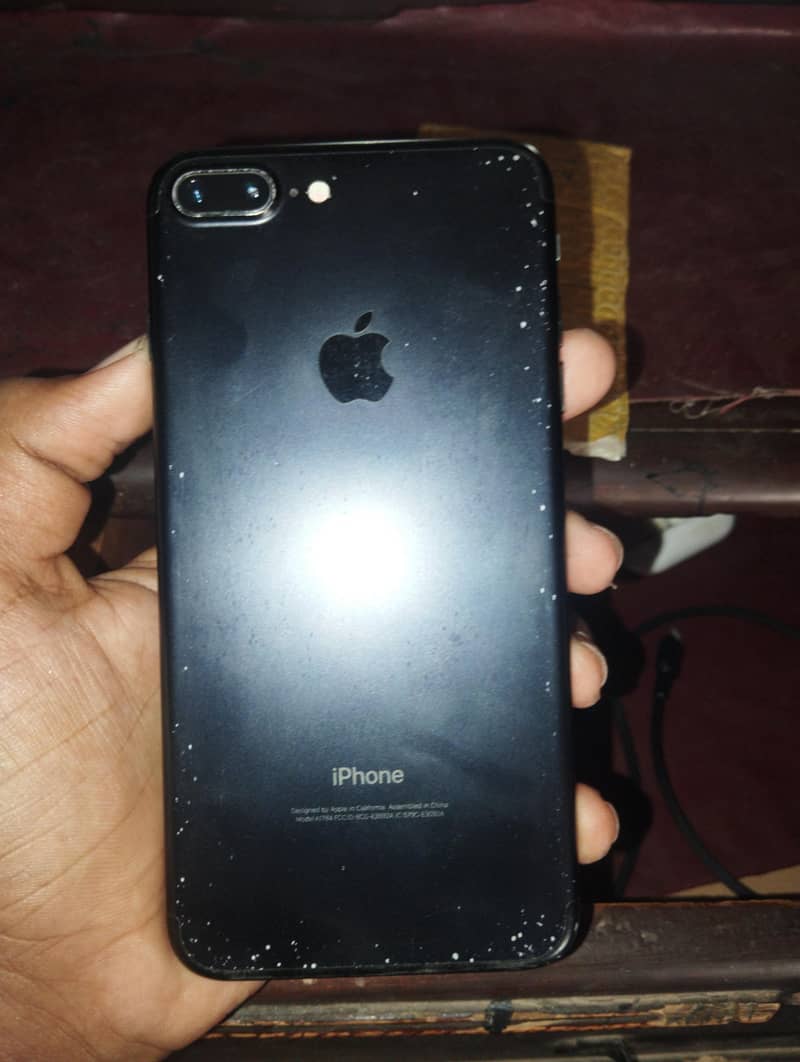 Apple iPhone 7 Plus 3