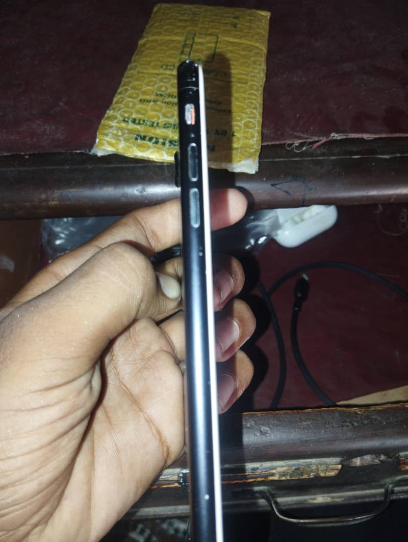 Apple iPhone 7 Plus 4