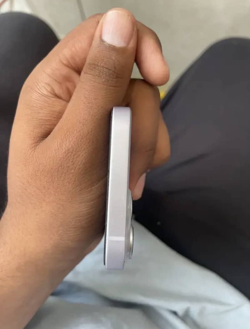 Apple iPhone 14 3