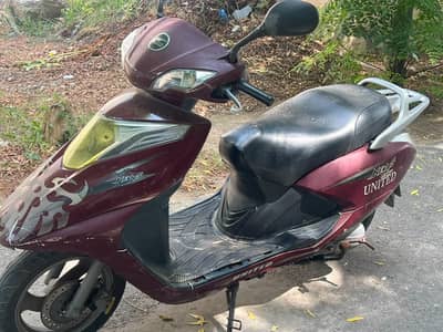 United Scooty US 100T-6 (2017) - Urgent Sale - All Papers Complete