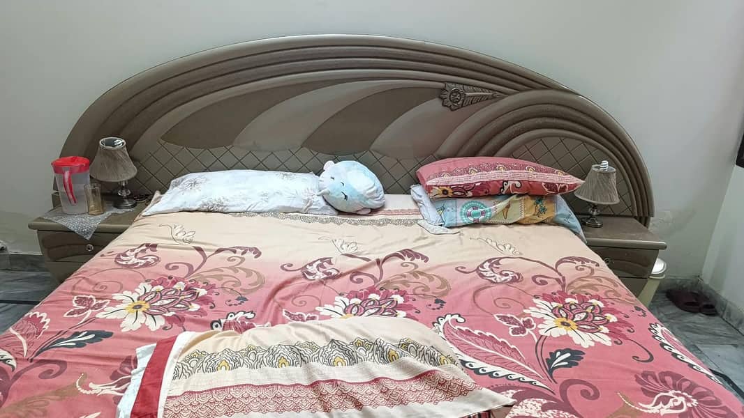 queen bed 4