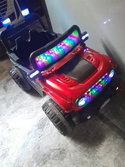 Rechargeable Kids Ride-on Car with Remote & Bluetooth – Perfect Condit