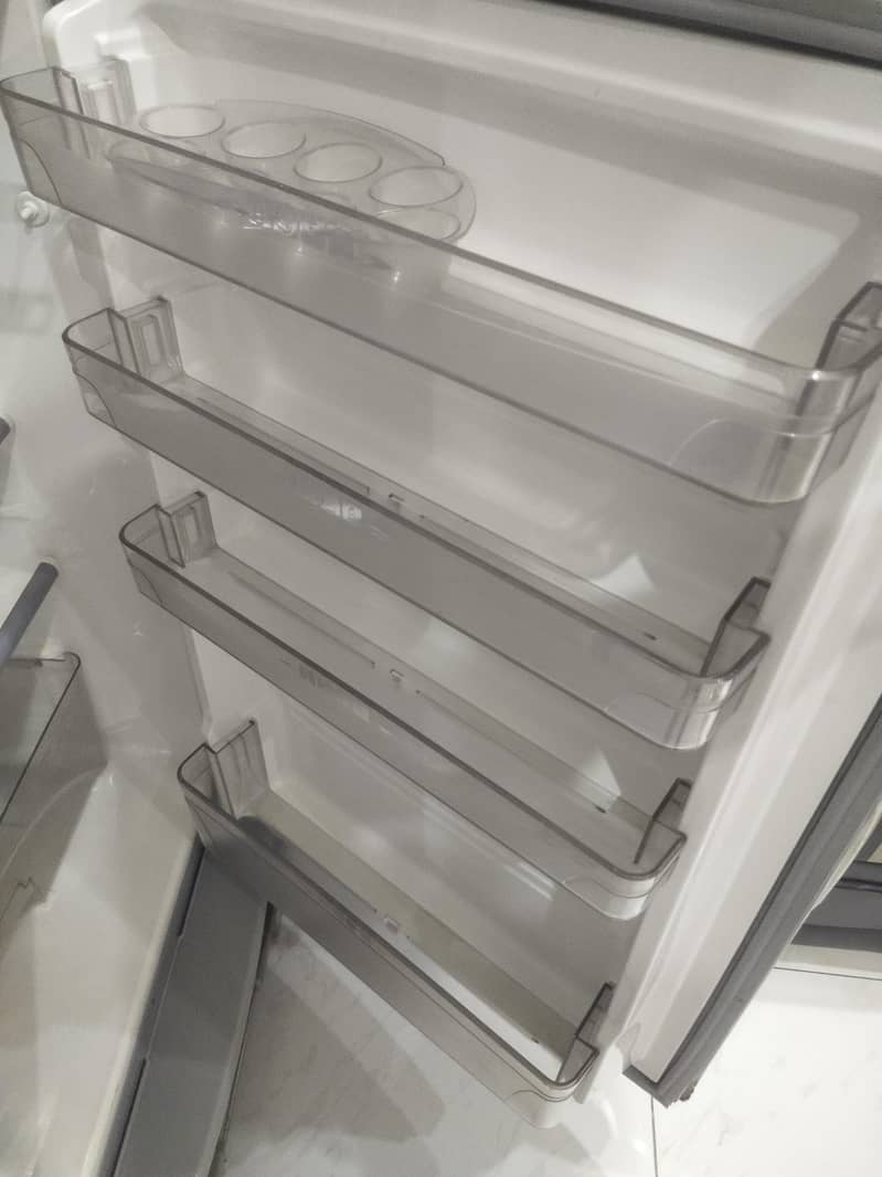 dawlance medium size fridge 4