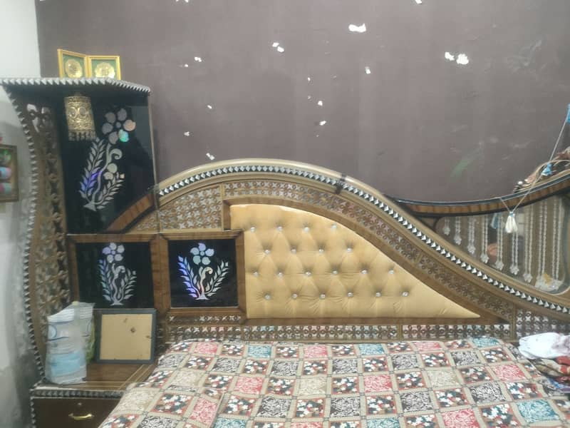 Bed with dressing and matress For Sell 0