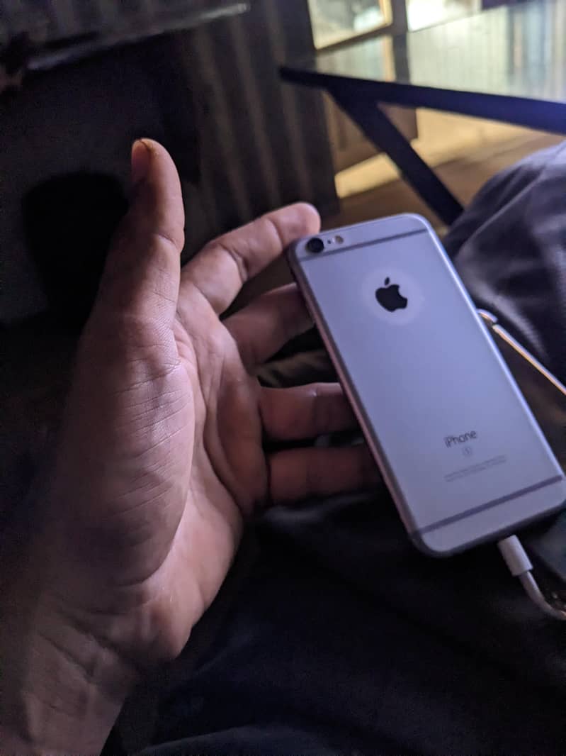 Apple iPhone 6S 0