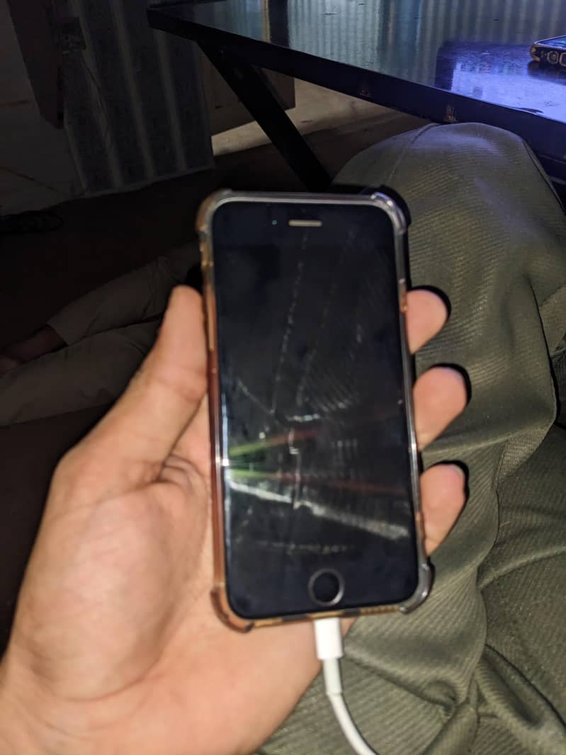 Apple iPhone 6S 1
