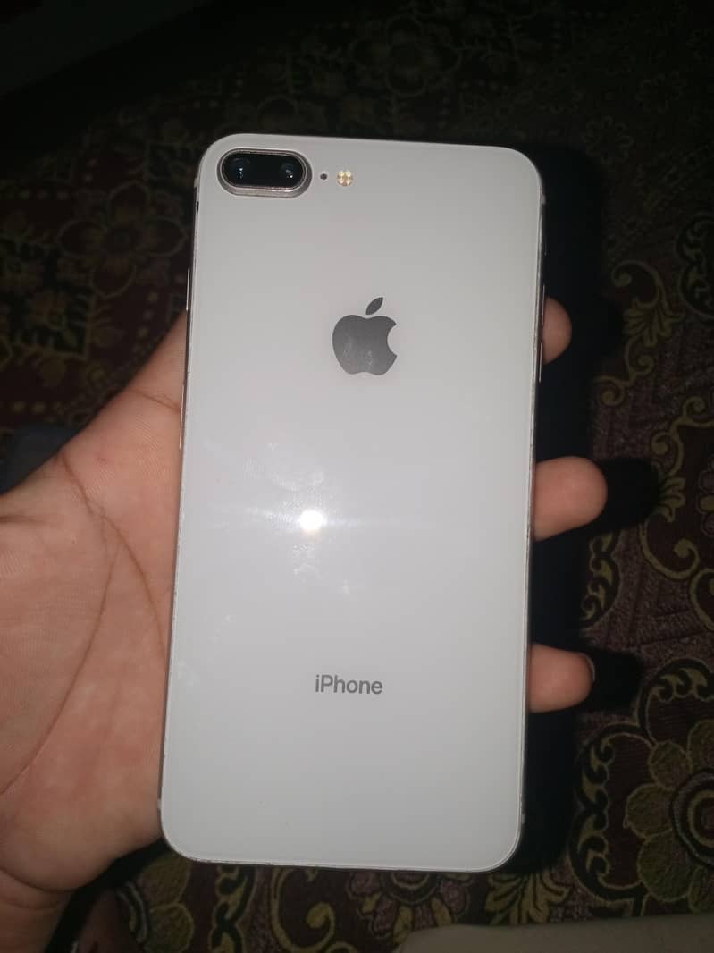 Apple iPhone 8 Plus 2