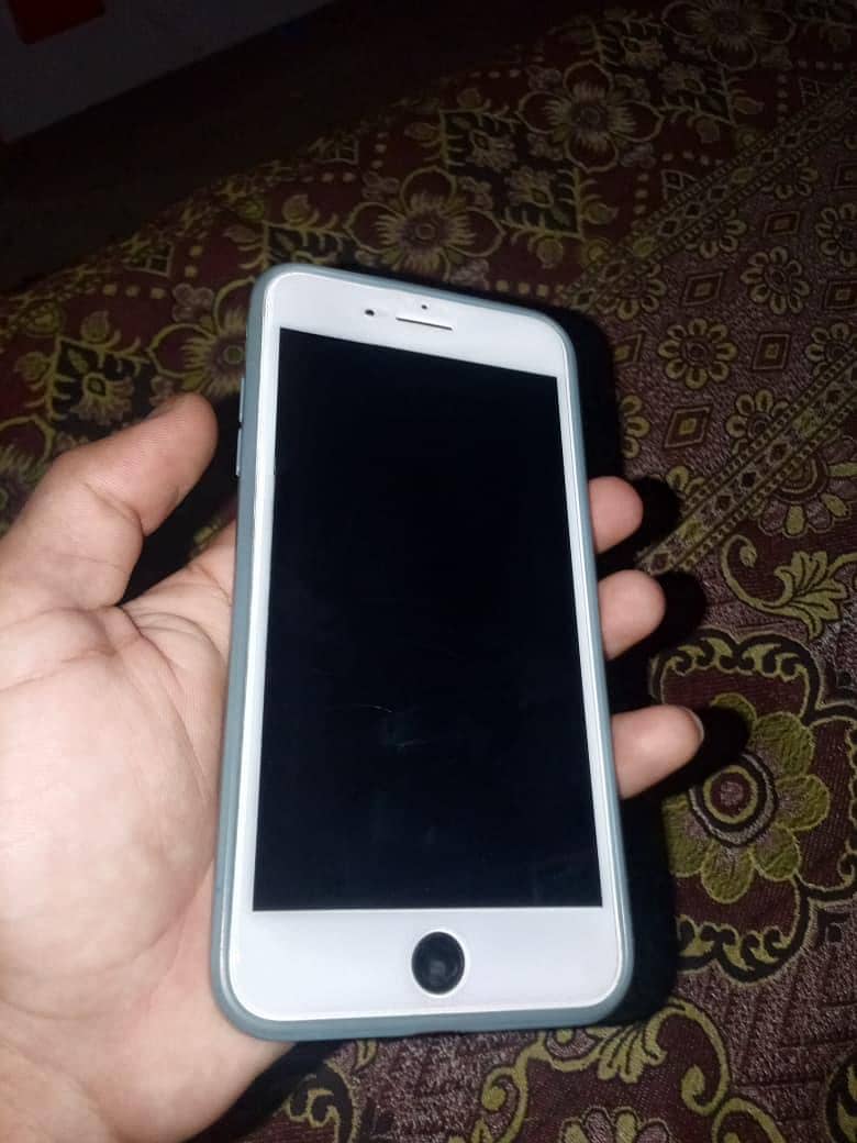 Apple iPhone 8 Plus 6