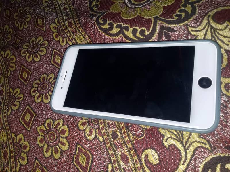 Apple iPhone 8 Plus 9