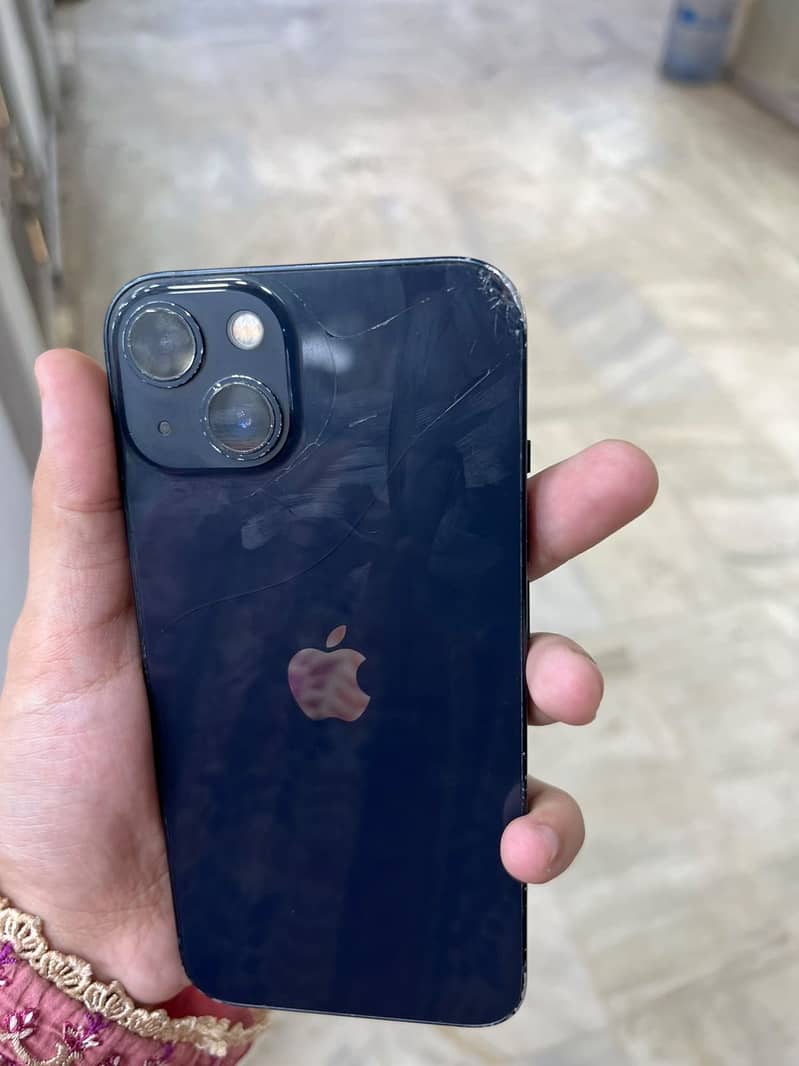 Apple iPhone 13 4